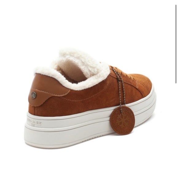 NWT J/SLIDES NINKA Waterproof Suede and Sherpa Sneaker - Picture 4 of 16